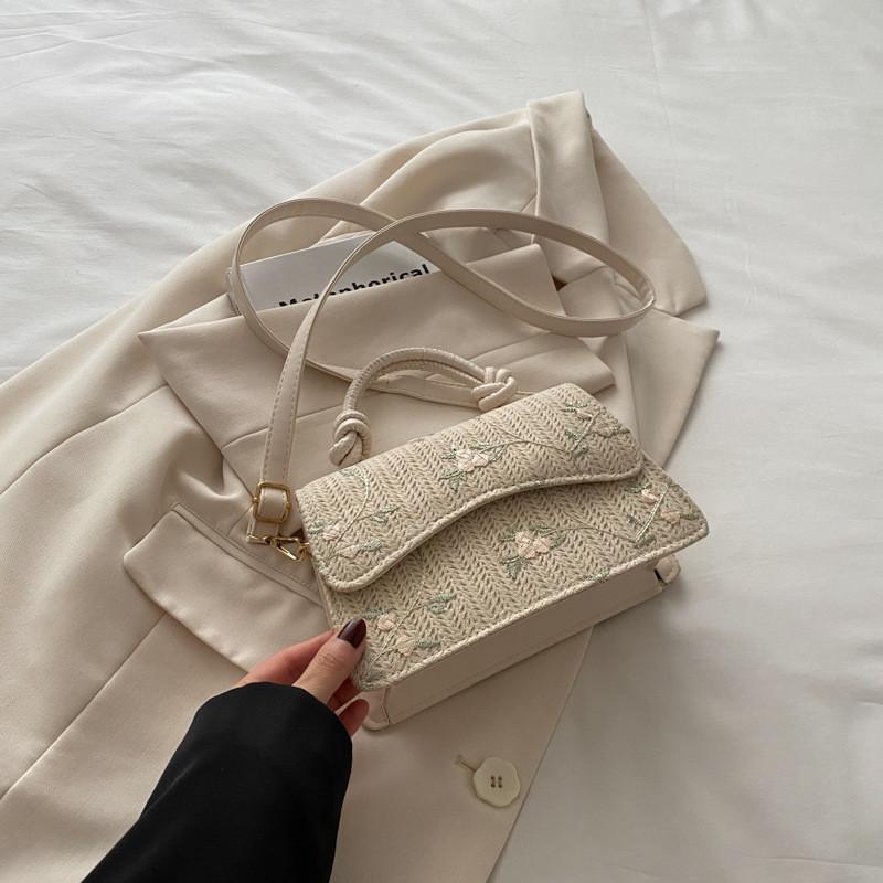 Elegant And Versatile Woven Handbag For Women In Khaki And White For Street Style Fashion белый