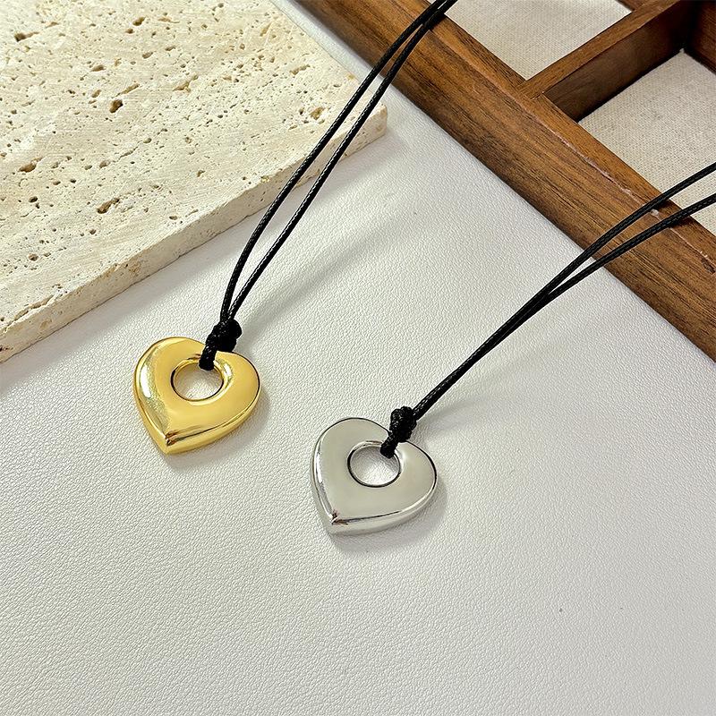 Fashion Spiral Heart-Shaped Pendant Necklace for Women Adjustable Long Black Wax Rope Clavicle Chain Charm Couple Birthday Gift