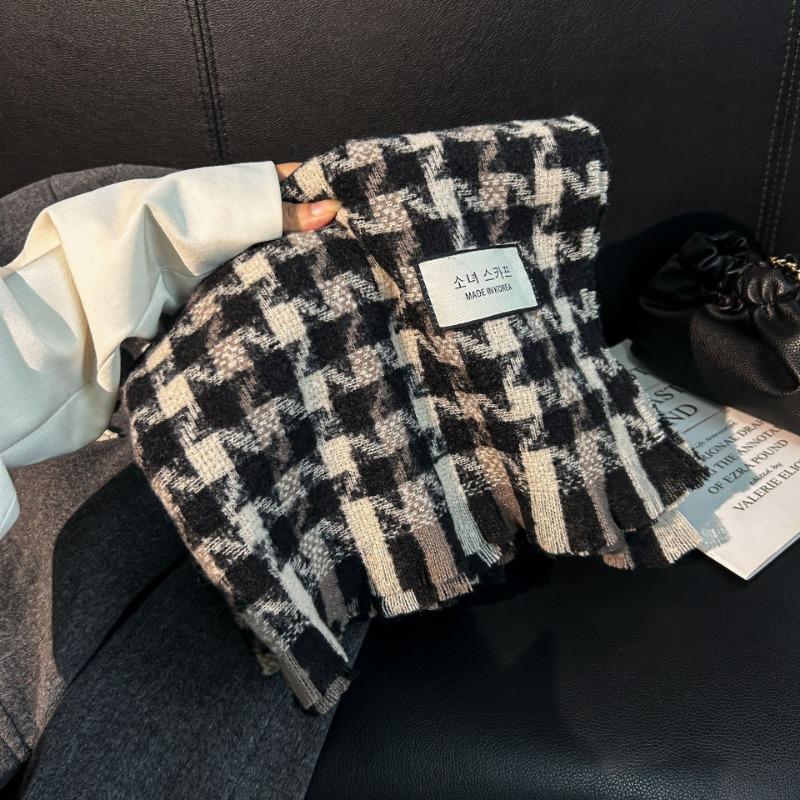 Autumn and winter new Maillard imitation cashmere plaid scarf women's winter senior sense versatile shawl thickened warm scarf