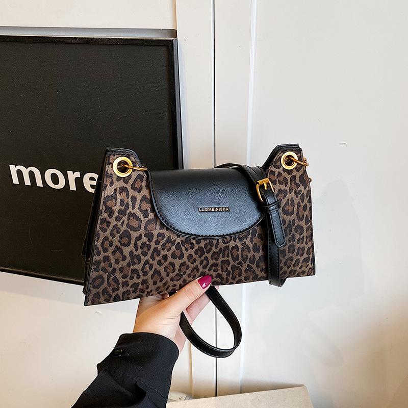 Leopard print bag women's large-capacity 2025 new autumn and winter versatile niche shoulder underarm bag commuter baguette messenger bag