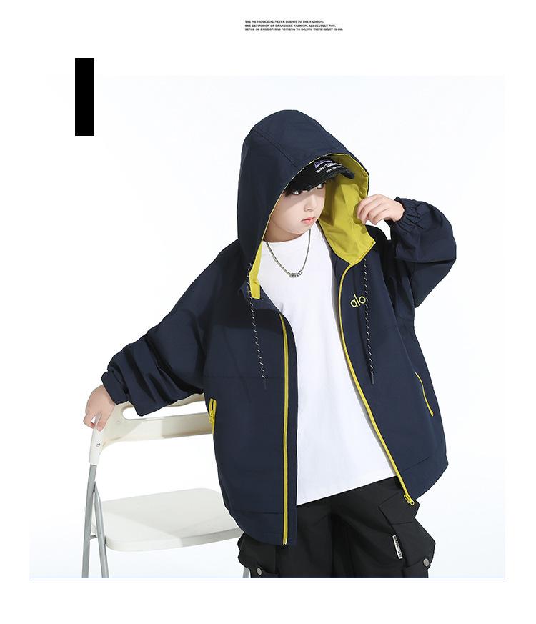 Hübsche Big Boy 2025 Frühling-Herbst Outdoor Kapuzen-Windjacke