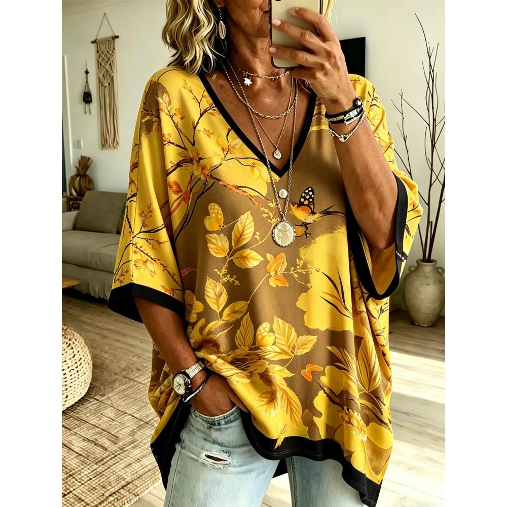 Plus size V-neck women's 3/4 sleeve loose and comfortable top, street fashion, casual plus size T-shirt