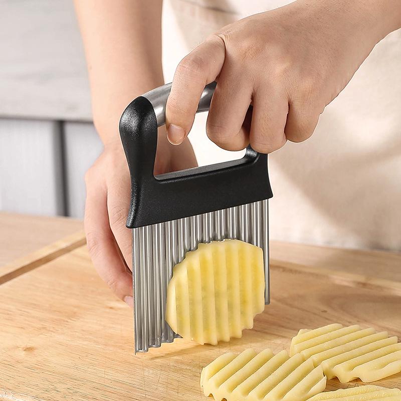 Upgrade Your Kitchen With A 1Pc Crinkle Cutter - Wavy Chopper Knife For Fruits, Vegetables, Salad, Carrots, Potatoes & Fries