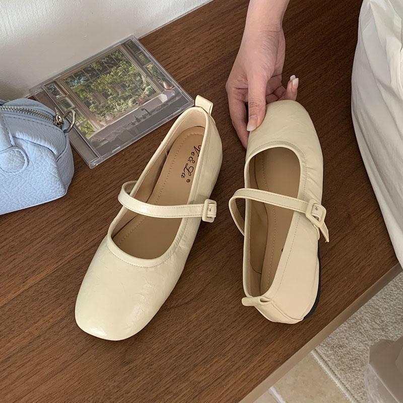 Fashion Female Soft Footwear Buckle Strap Ladies Flats With Shoes 2025 New Fashion Shallow Women Flats Mary Janes Lolita Shoes