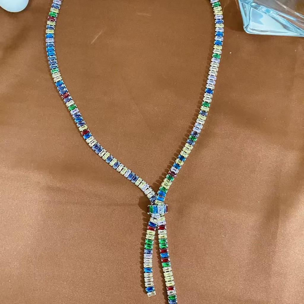 Ensemble collier et boucles d'oreilles à pampilles en zircon: Accessoires de Chaîne de Clavicule Haut de Gamme Chic Européen-Américain pour Femmes