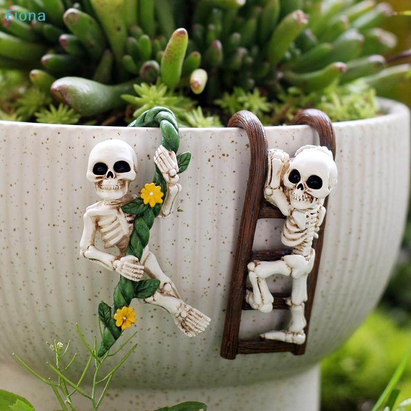 2PCS Skeleton Pot Hugger Decor,Resin Climbing Skeleton Plant Pot Hanger Ornaments for Halloween & Garden