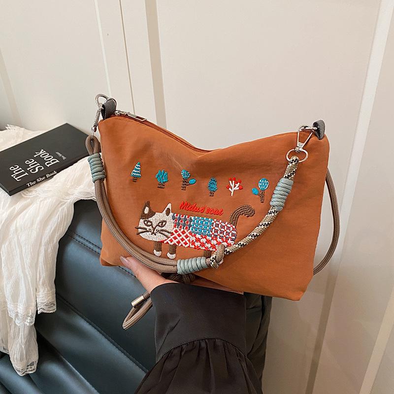 Ladies Tote Bag Lazy Ins Wind Japanese Embroidery  Joker Large-Capacity Durable Shoulder Bag Commuter Messenger Bag