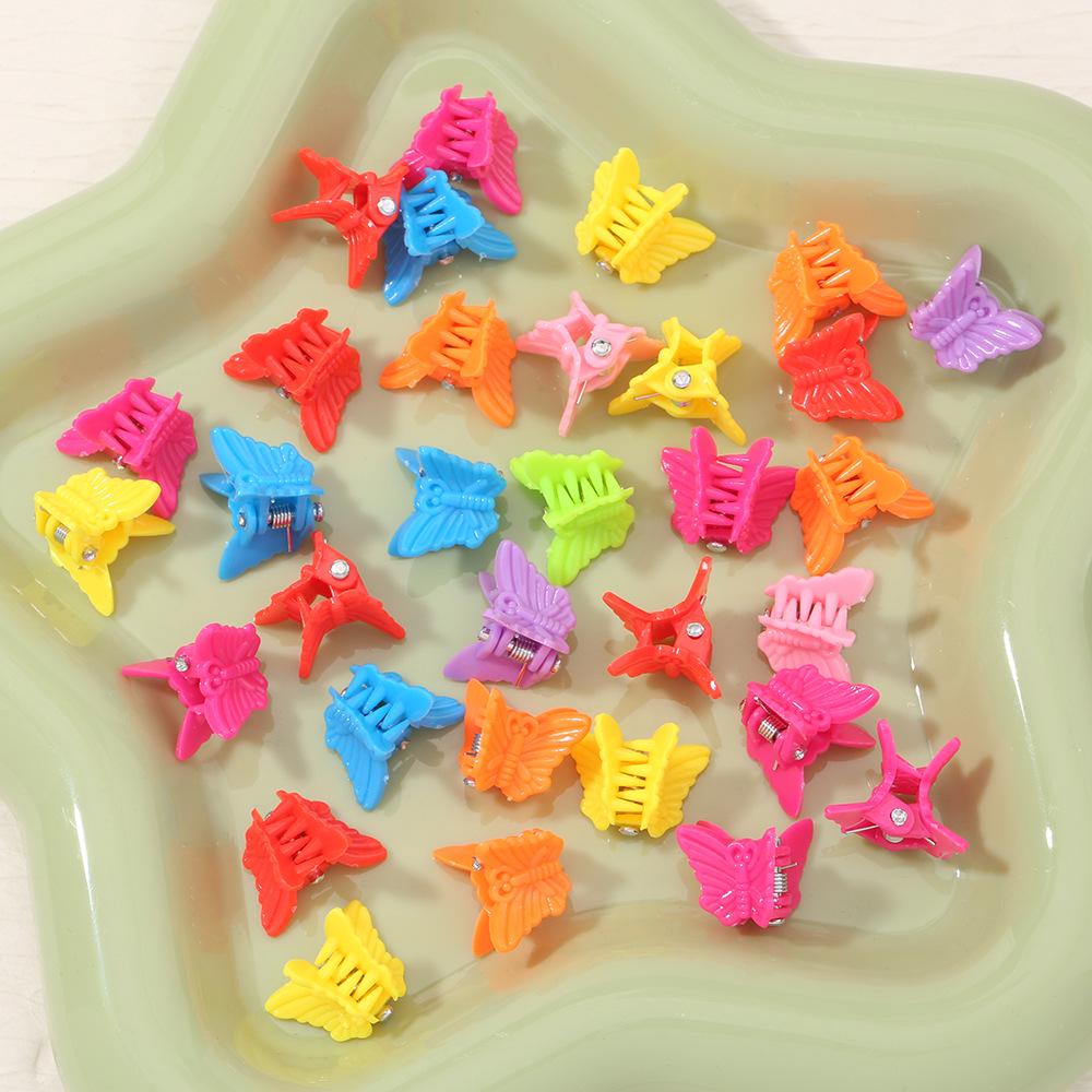 

Mini Butterfly Hair Clips for Children - Colorful, Cute Claw Clips for Girls in Small Sizes