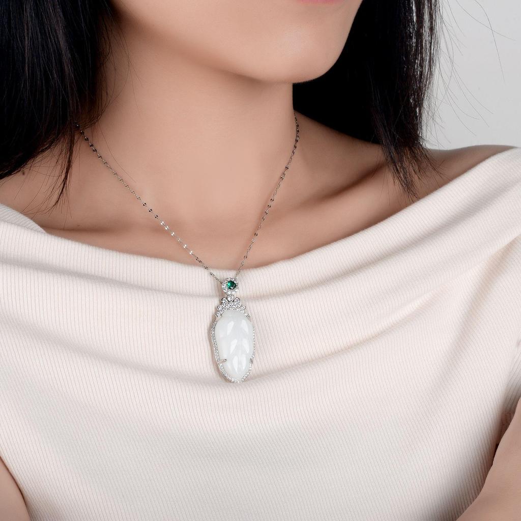 Elegant White Chalcedony Leaf Necklace: Women's Luxurious, High-End, Ancient Style Clavicle Chain