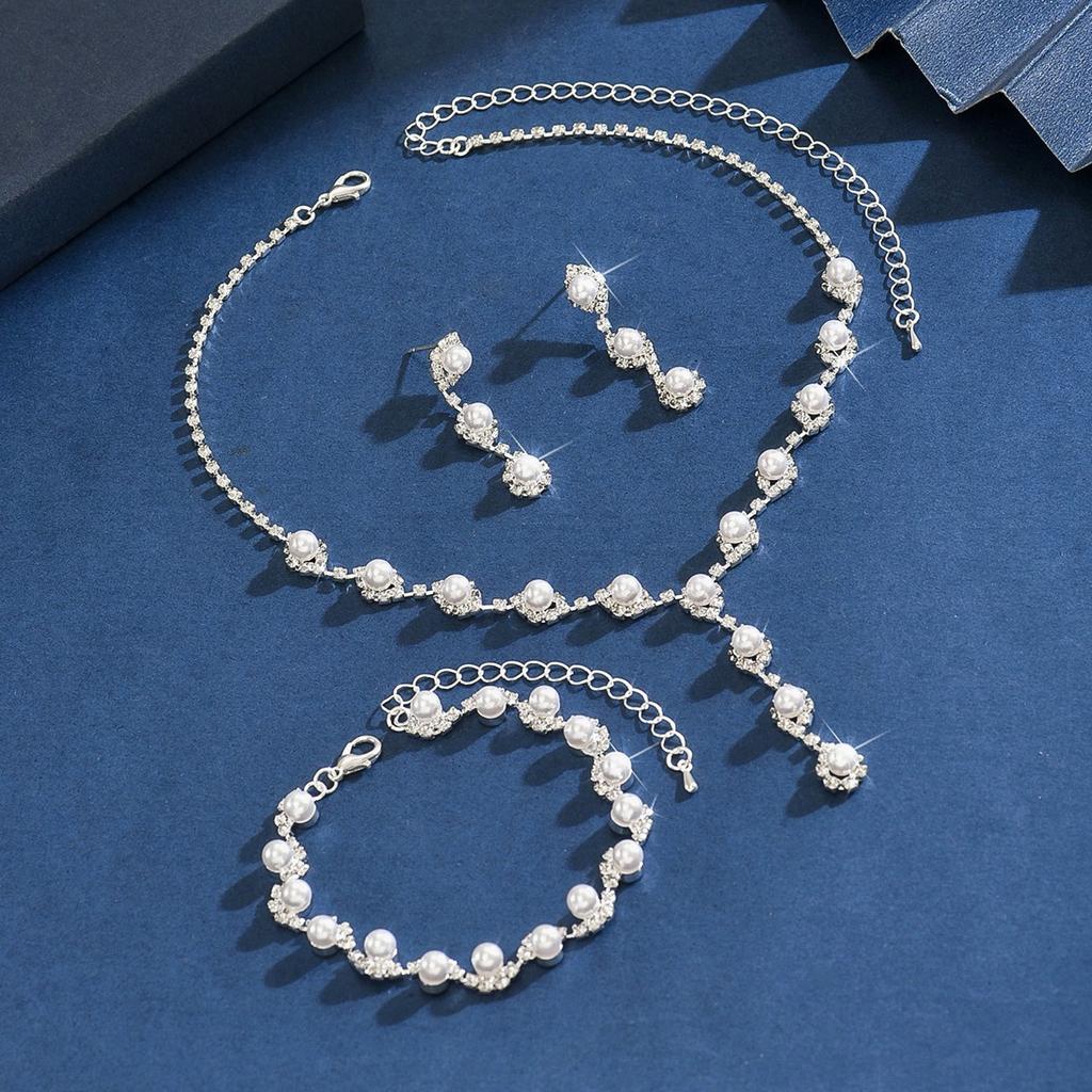 Trendy Women's Necklace Set Creative Personalized Jewelry Bridal Accessories