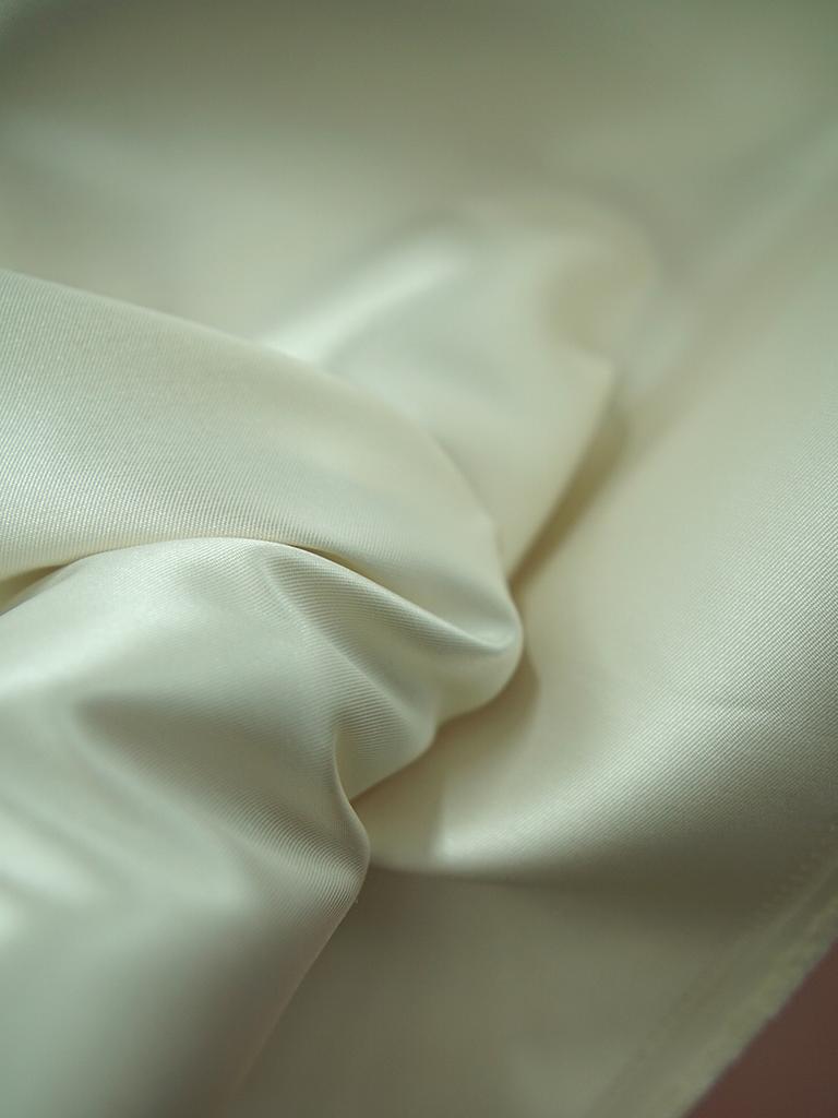 Thick high-quality solid-color heavyweight Mikado fabric suitable for wedding dresses formal gowns and designer clothing fabrics