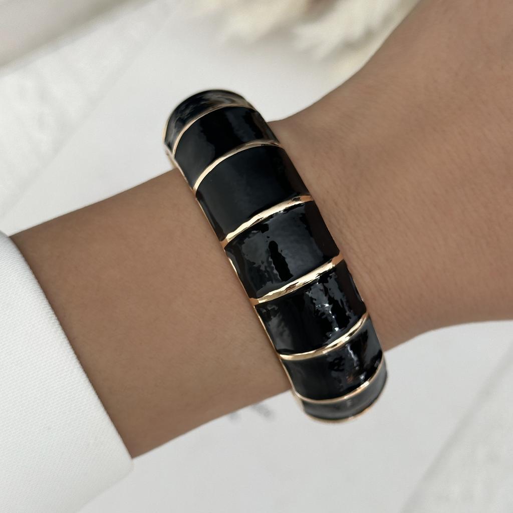 Luxury Black Enamel Gold Color Cuff Bangles for Women Vintage Chunky Geometric Statement Bracelet Set 2026 Trendy Jewelry Gift
