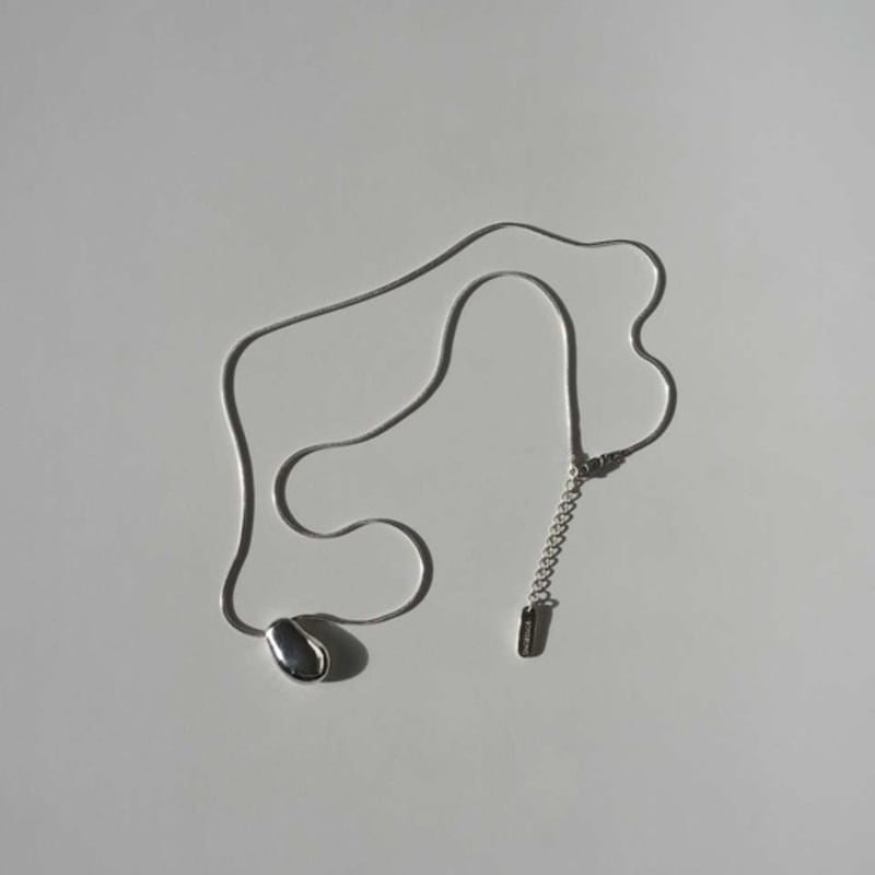 YEONSEUNG Pebble necklace