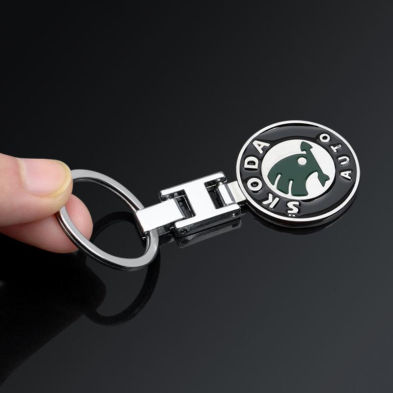 1Pcs 3D Metal Car Emblem Keychain Key Ring Accessories For Skoda Octavia VRS Rapid Kodiaq Fabia Karoq Superb Scala Kamiq jzfb61