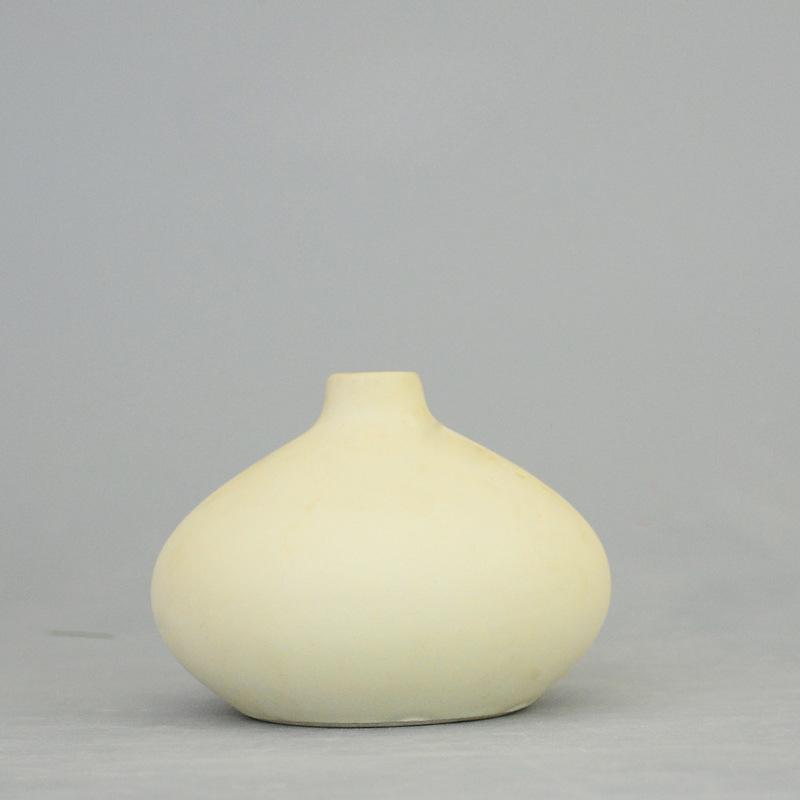 

Керамическая матовая ваза в скандинавском стиле для дома, гостиной, цветочная композиция из сухоцветов, украшение для винного шкафа в свежем стиле Ins beige