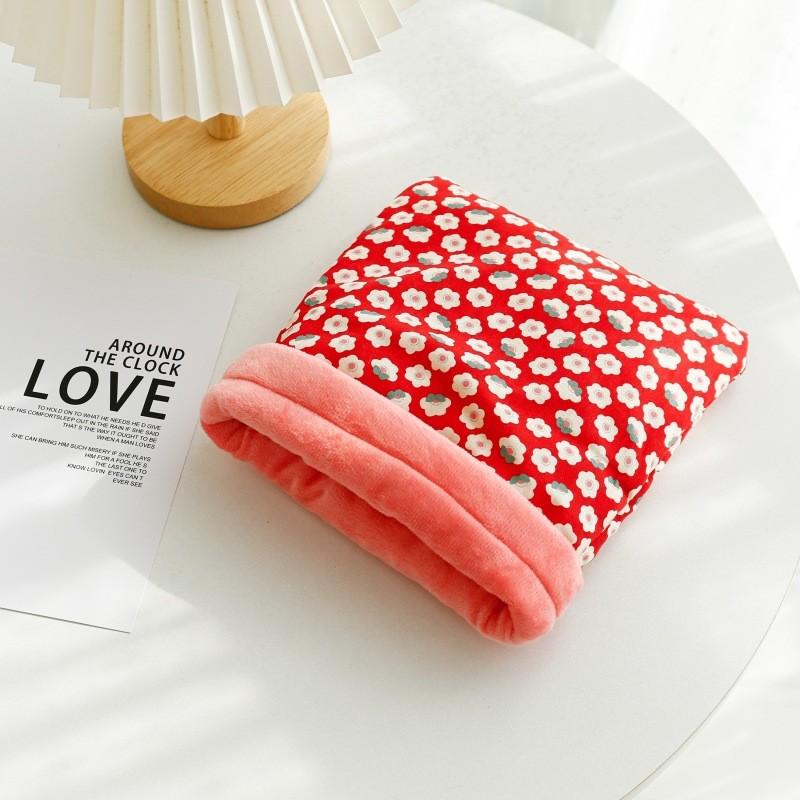 Hamster Fleece Bed With Cotton Material For Winter Indoor Resting Comfort