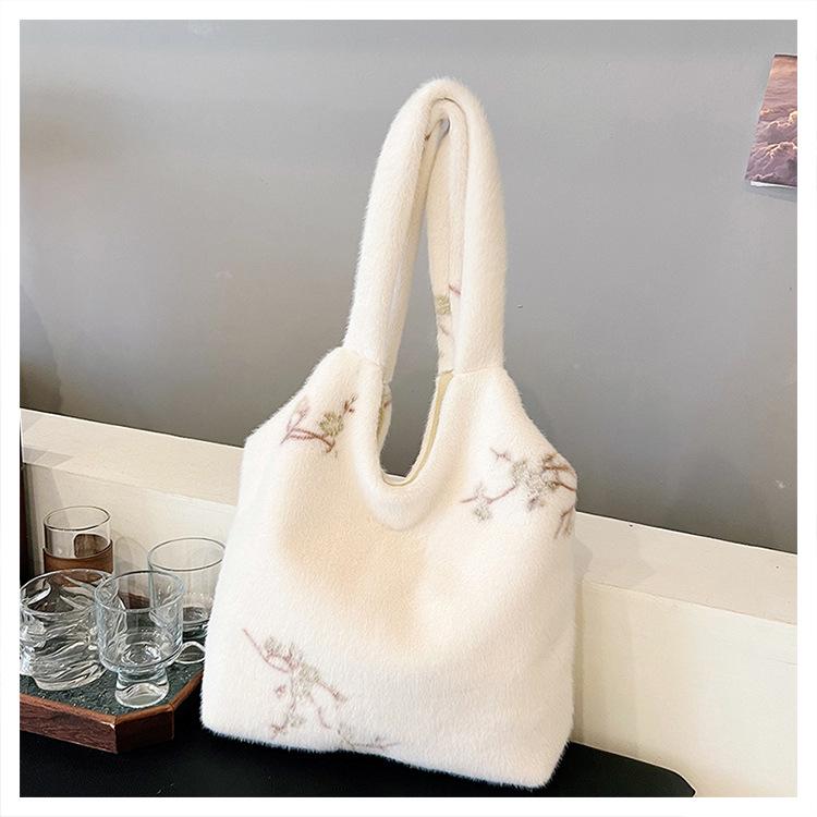 

Korean Style Winter 2025 Plush Handbag - Versatile Single Shoulder, Large Capacity, Chinese Design 36*9*37cm