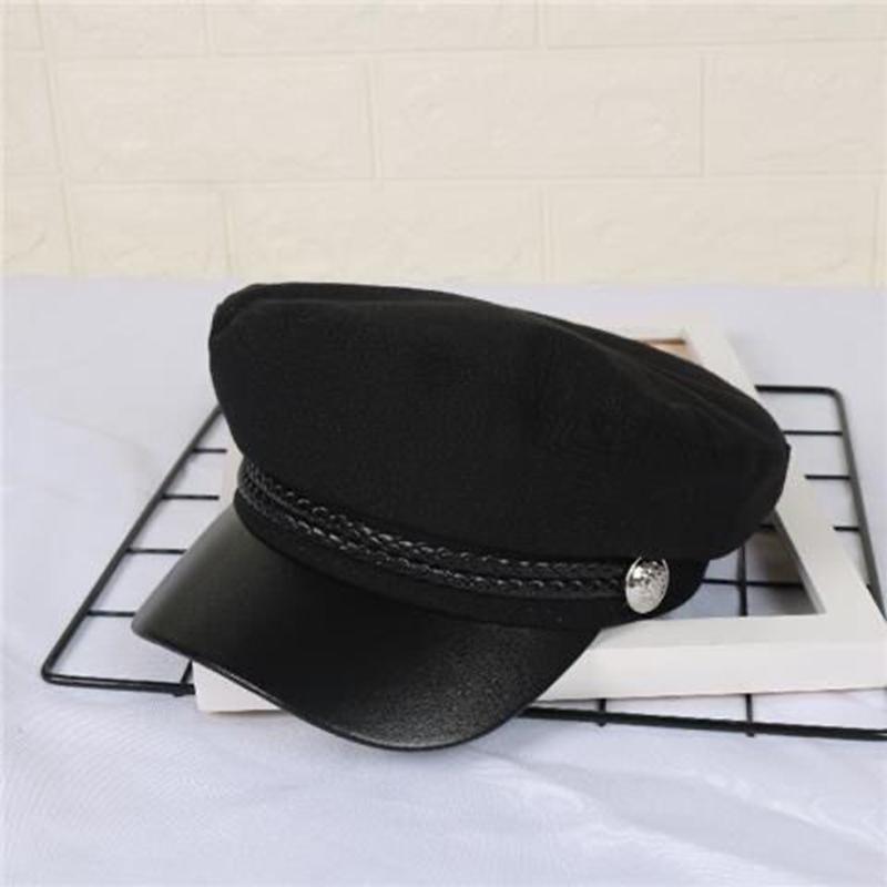 

Gothic Punk Military Hat Lolita Sailor Harajuku Style Bead Chain Hat JK Girls Heart Black Beret Women Flat Top Caps