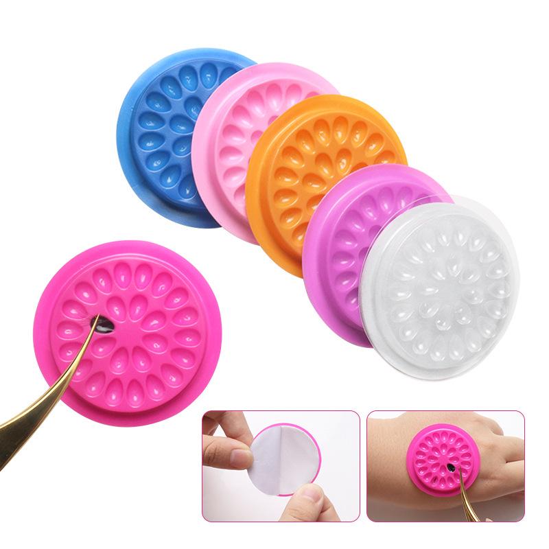 

Flower-Shaped Eyelash Extension Tray with Glue Pads and PVC Base рожевий