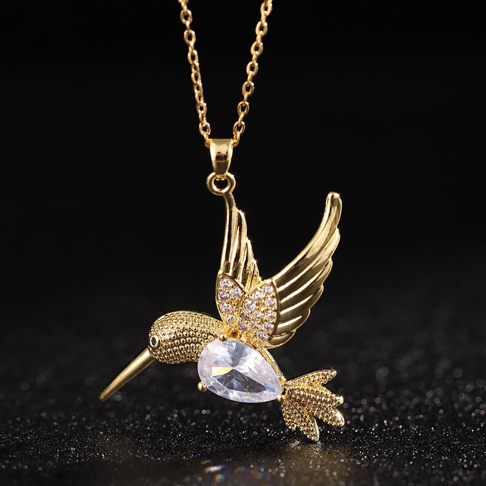 Small Bird Pendant Necklace With Micro-Set Zirconia Unique Design Gold Collarbone Chain For Women