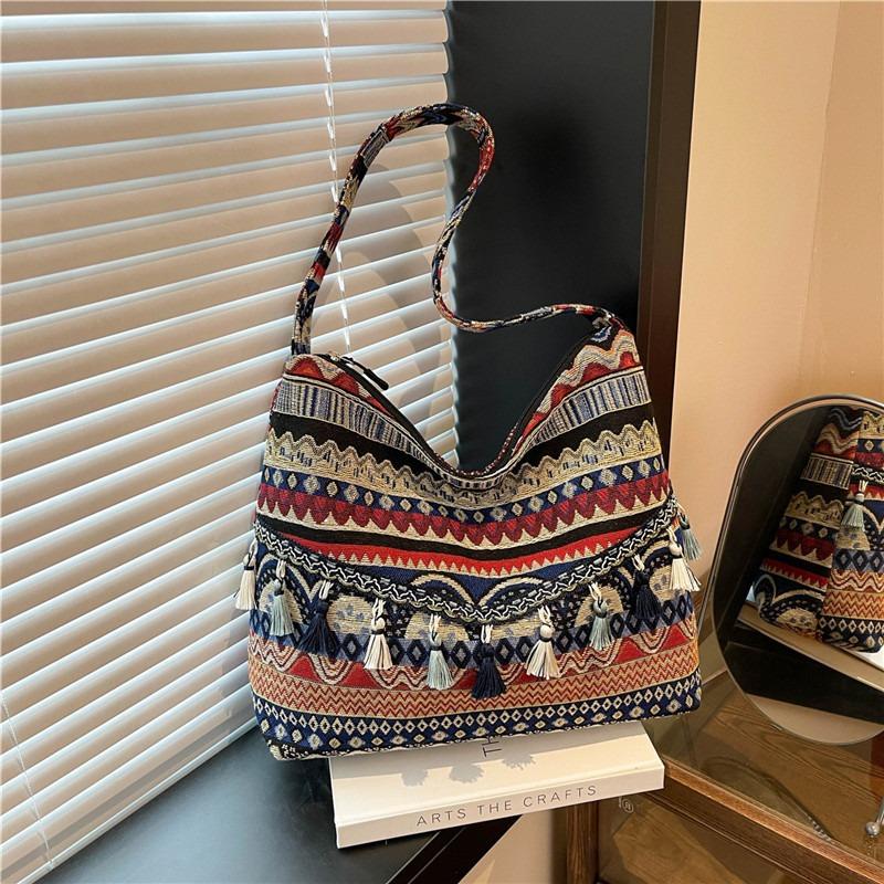 New Shoulder Bag Ethnic Style Bag Women's New Bohemian Style Tassel Large Capacity Tote Bag Women's Bag