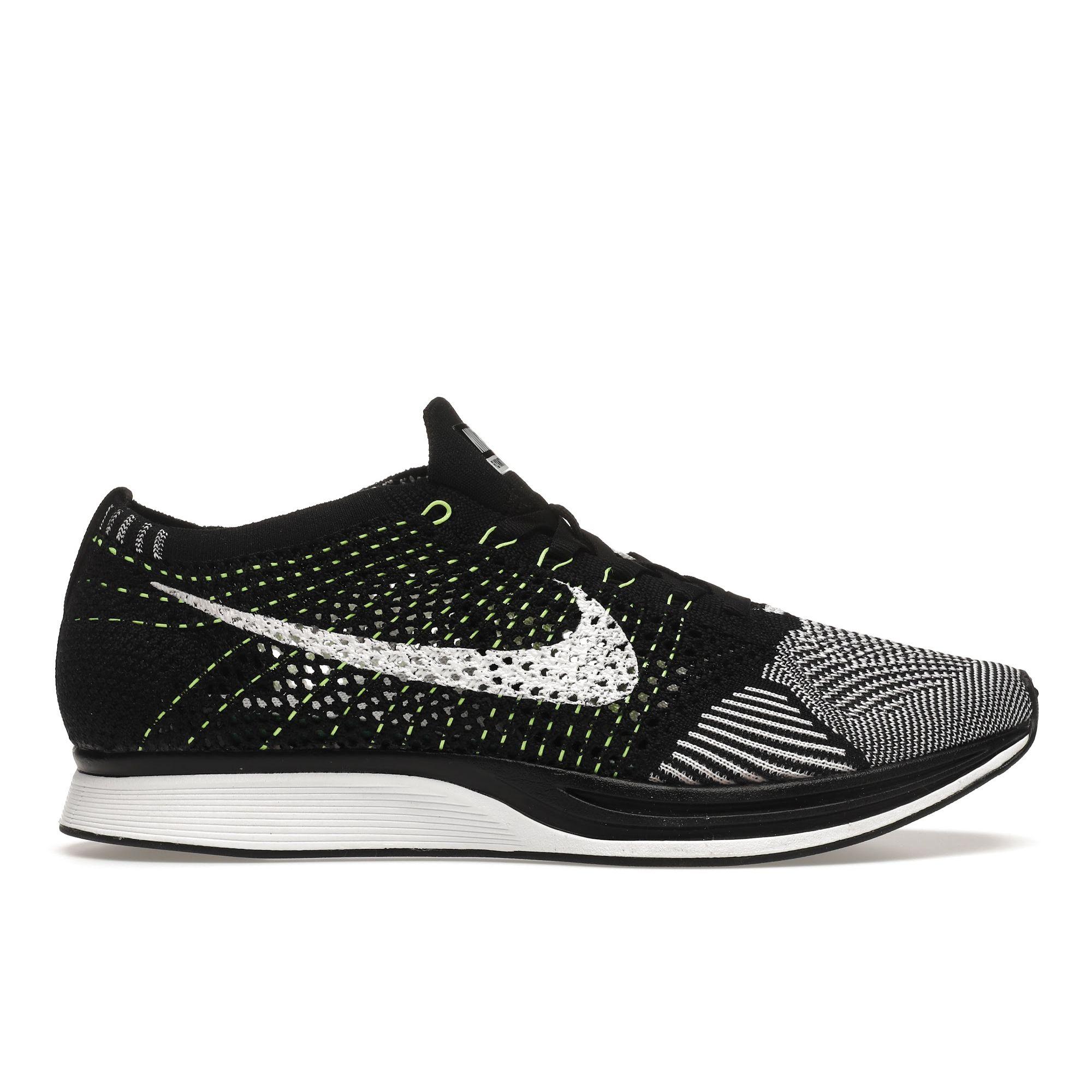 

Кроссовки унисекс Nike Flyknit Racer Black White Volt White-Volt 526628-011