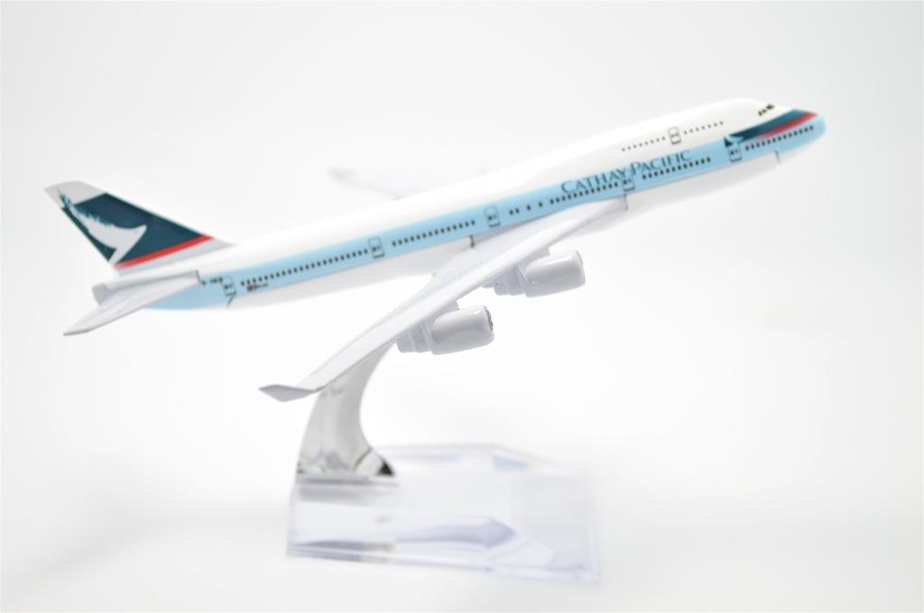 TANG DYNASTY 16cm Cathay Pacific Airways Boeing B747 Alloy Airplane Plane Model Toy 1/400