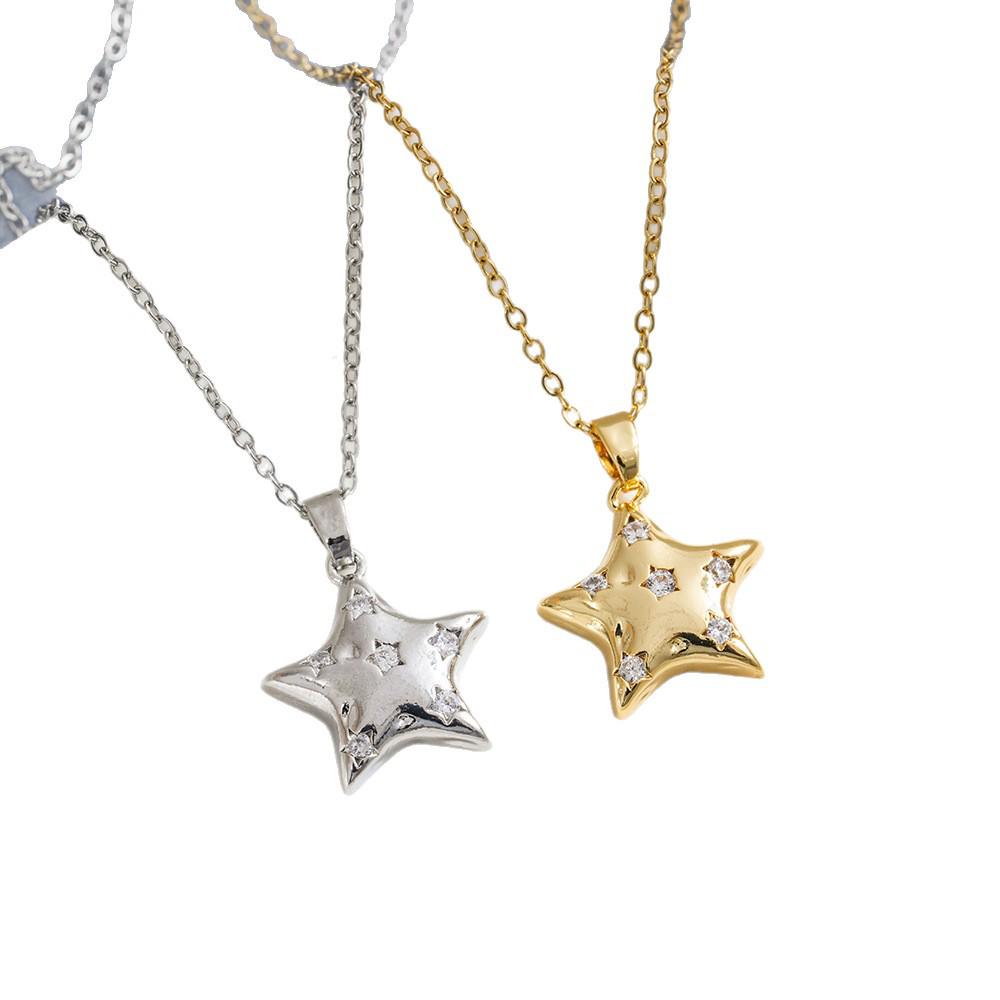 European & American Star Pendant Long Necklace – Luxurious Design for Women