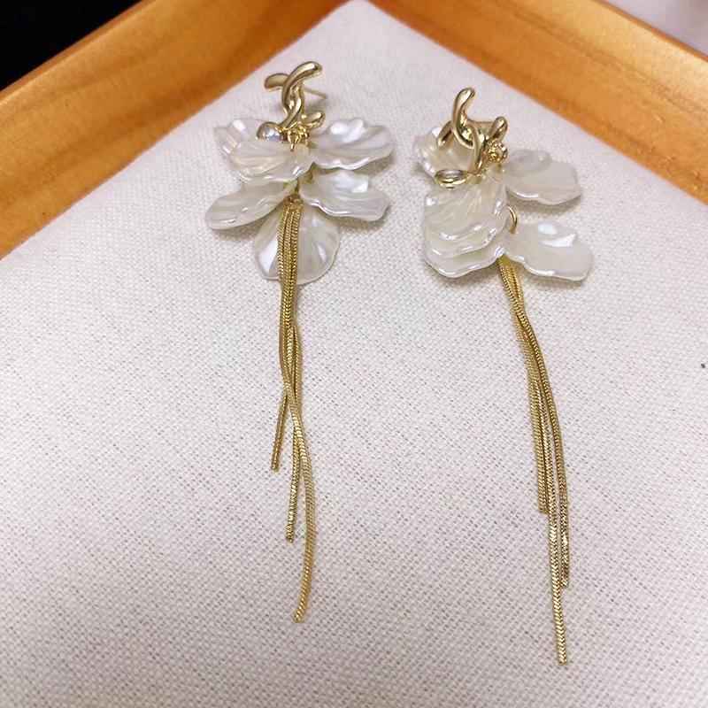 Korean Style Long Flower Bow Earrings with Imitation Mother-of-Pearl Leaf Tassels - Fashionable Vacation Fairy Ear Accessories for Women.