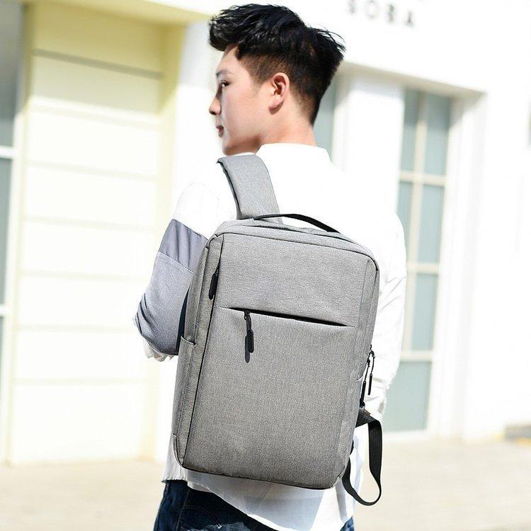 Ce sac à dos est un sac à dos d'ordinateur portable polyvalent pour les voyages d'affaires pour hommes.