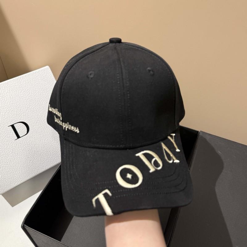 High-Quality Embroidered Baseball Cap Couples Sun Protection Short Brim Adjustable Fashion Hat Outdoor Sports