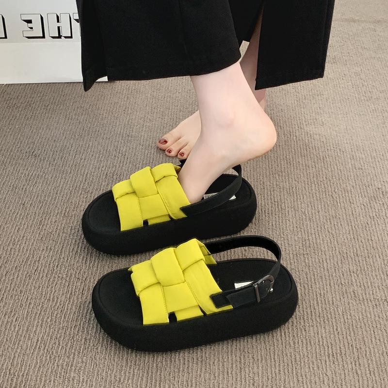 Retro niche woven muffin platform sandals women's new summer wear with skirt versatile casual sandals