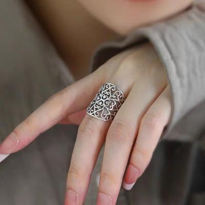 Filigraner Ring aus Sterlingsilber Breiter Ring Durchbrochenes Design Verstellbare Größe Leichter Schmuck-Accessoire für den täglichen Gebrauch und besondere Anlässe