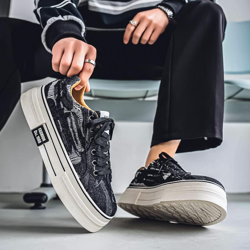 Men 's Casual Four Seasons Fashion Canvas Skateboarding Students Comfortable Sneakers Boys Trending Soft Sole Breathable Shoes