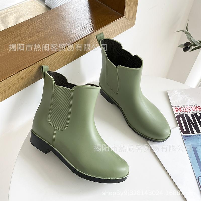 British outdoor women's rain shoes non-slip wading shoes medium tube rain boots home waterproof cleaning rubber shoes cotton warm women's shoes