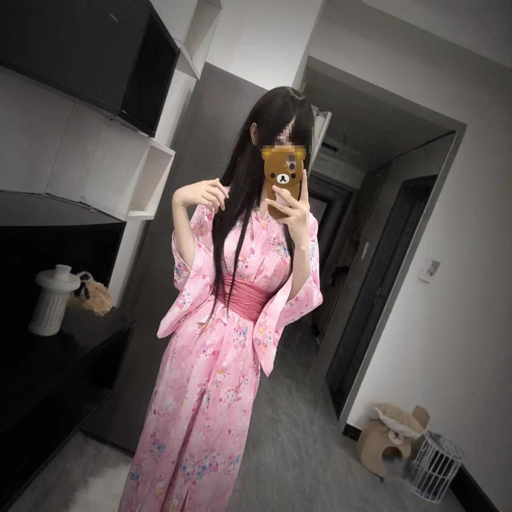 Dámské japonské kimono a yukata šaty pro formální fotografování