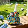1 Set Fußball-Event Gänse-Outfit Buntes Rüschenkleid und Hut Fußball-Thema Veranda-Gänse-Kostüm für 23-Zoll-Gänsefigur Mottoparty-Dekoration