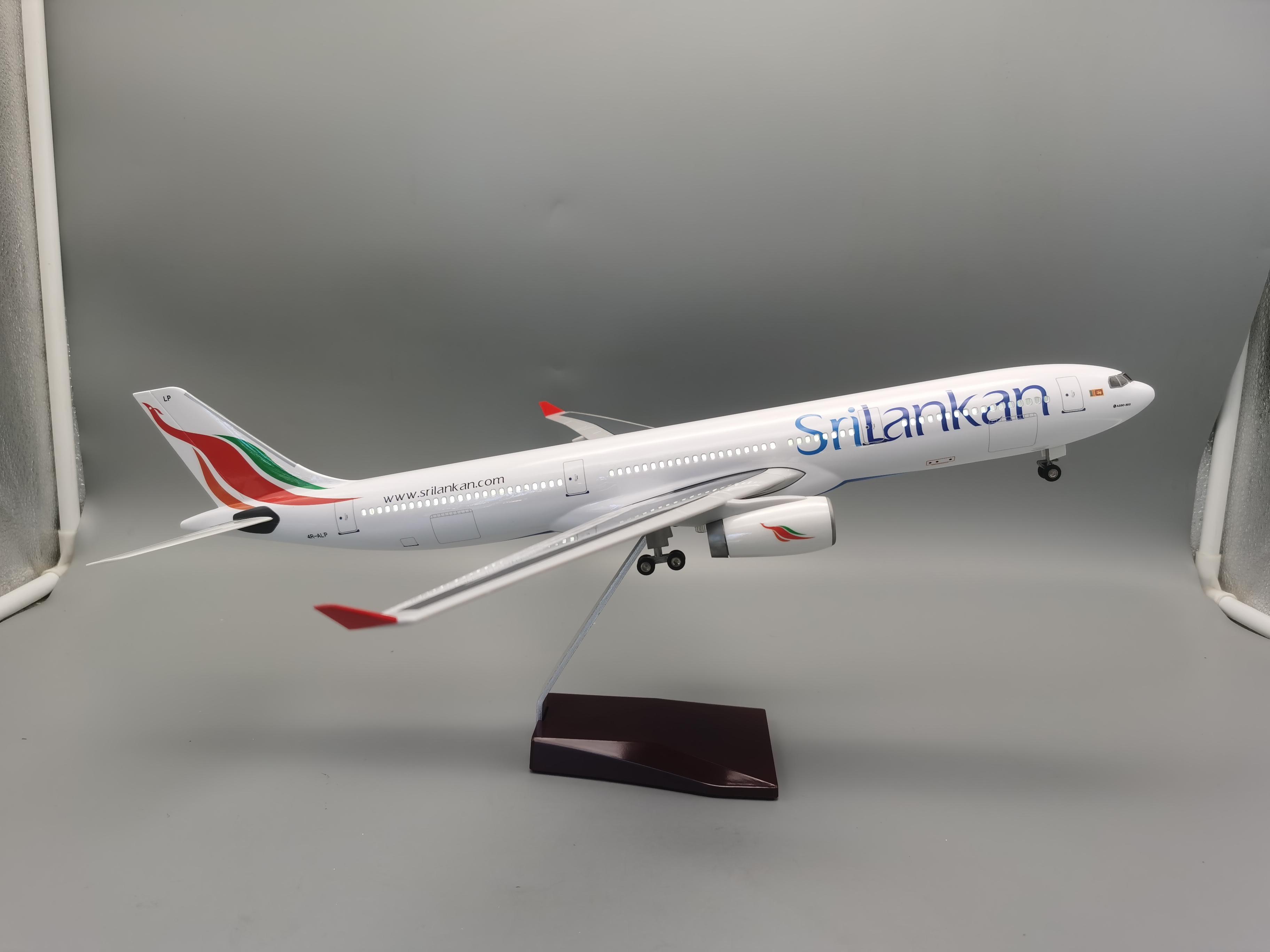 

1:Масштаб 135 47СМ 330 Модель A330 SriLankan Sri Lankan Airlines Авиалинии С Базой Колесо Смола Пластик Сборка Самолет Самолет no light
