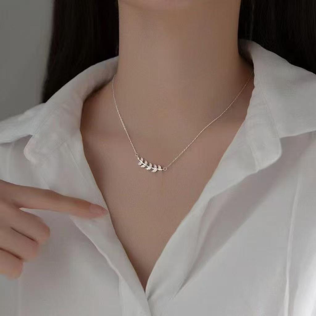 Women's Wheat Ear Necklace with Zircon Leaves - White Copper Collarbone Chain, Internet Celebrity Style, Available for Dropshipping