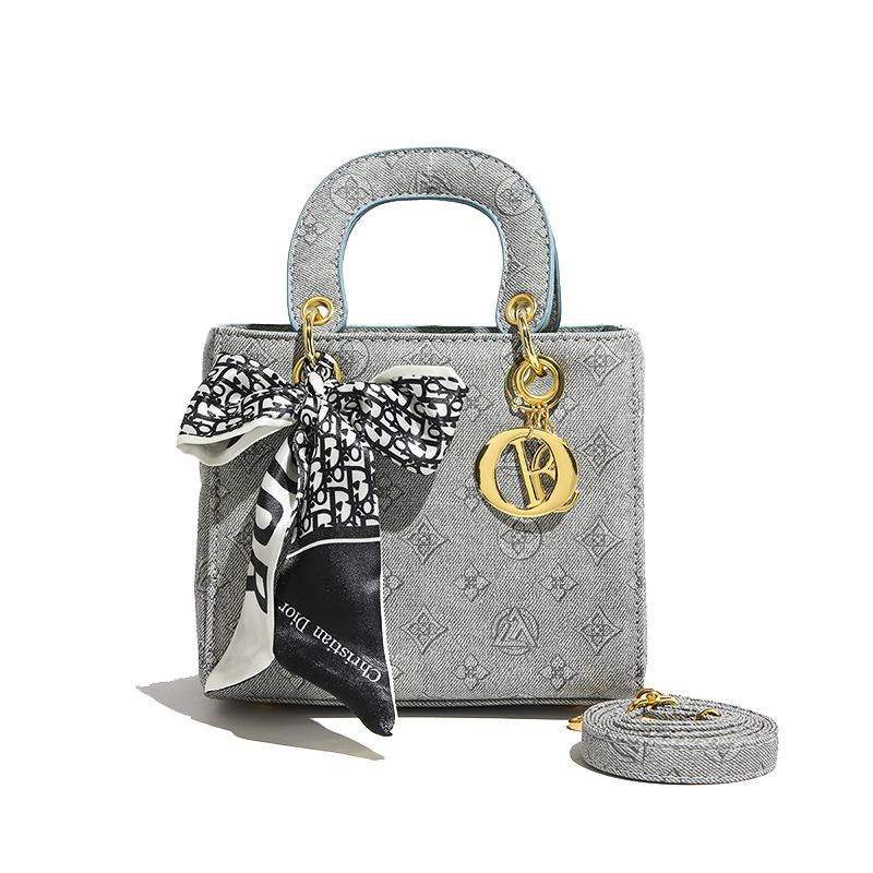 

Новая сумочка, модный шелковый шарф с ретро-принтом, высококлассная маленькая квадратная сумка через плечо на одном плече Small 18cm * 15cm * 10cm