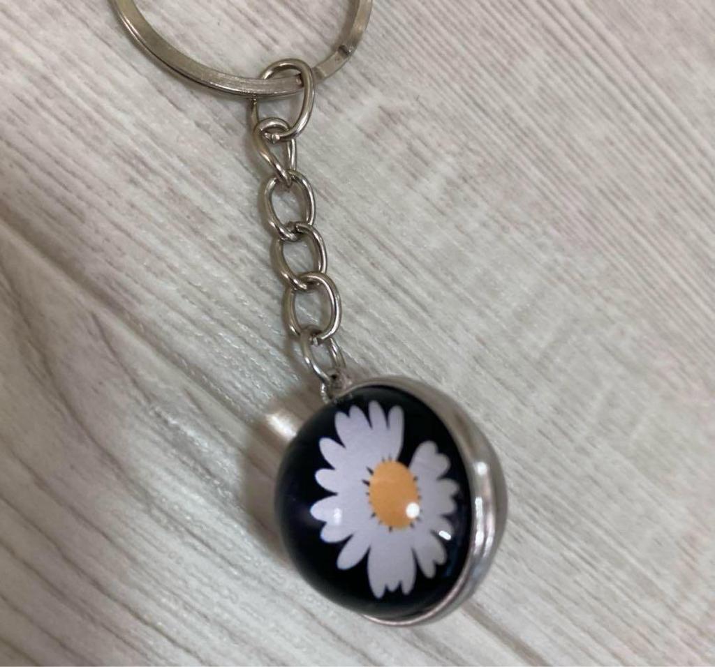 [GEBRAUCHT] G-DRAGON Jiyong GD BIGBANG Gänseblümchen Schlüsselanhänger