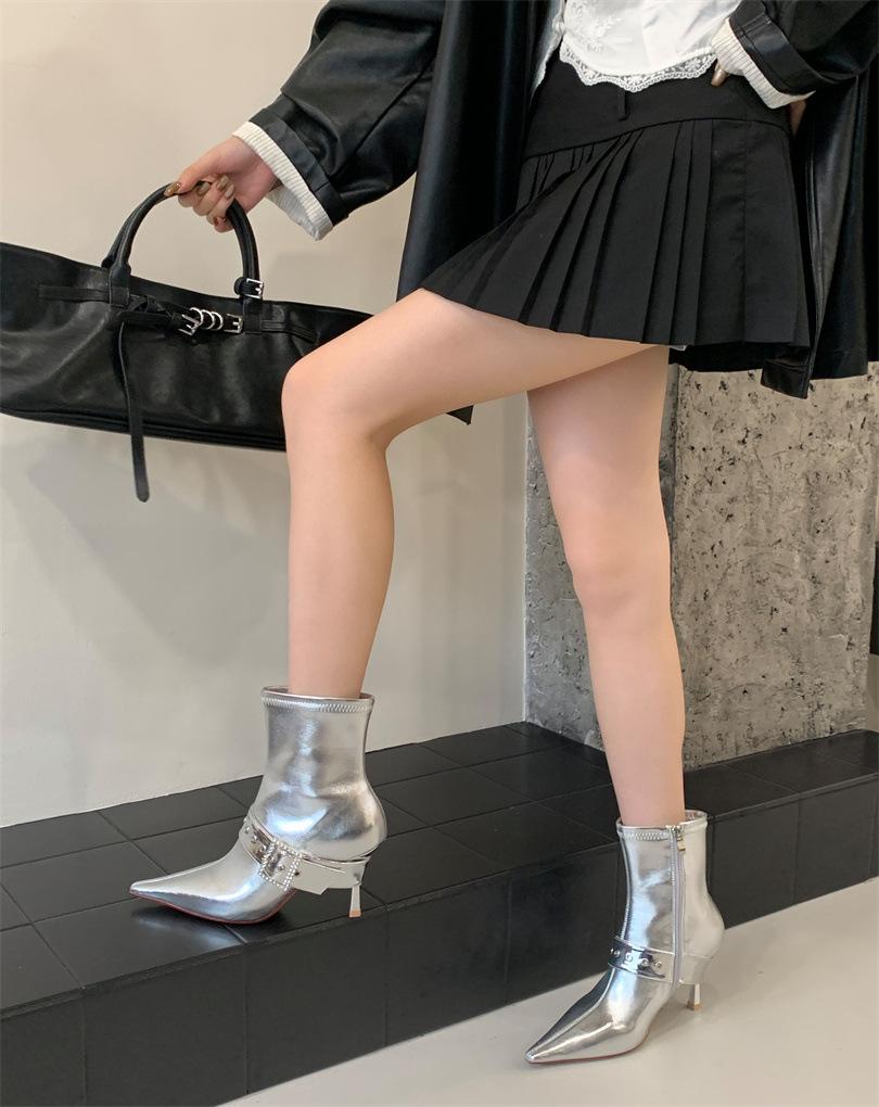 

European and American new models, buckle + metal, women s pointed thick high heels, handsome autumn and winter short boots 39 серебряный