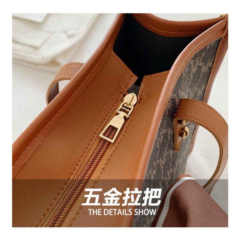 Bag women's large-capacity new armpit bag single shoulder portable printed women's bag fashionable and popular tote bag