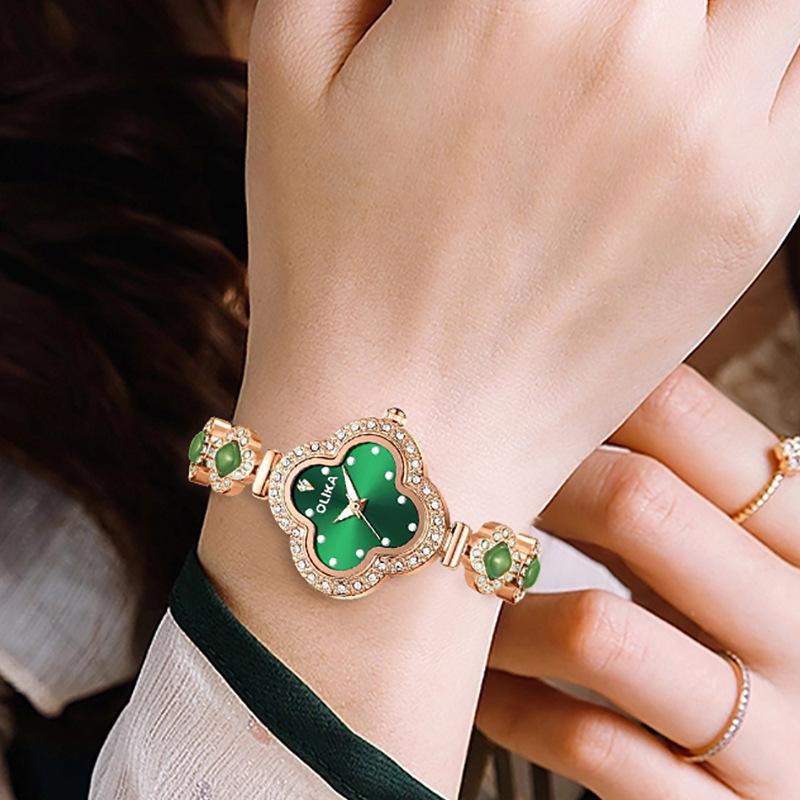 Four-Leaf Clover Women's Luminous Chalcedony Bracelet Watch - Fashionable, Waterproof, High-End Quartz Design.