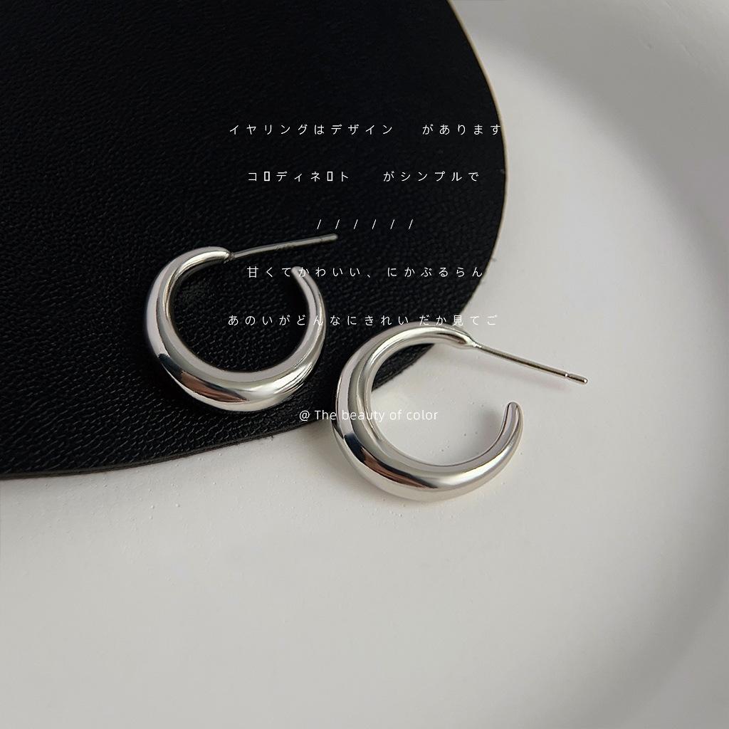 Heavy Industry Texturalism Plated 14K Versatile Light Luxury Earrings Fashion Commuter Glossy Round Earrings