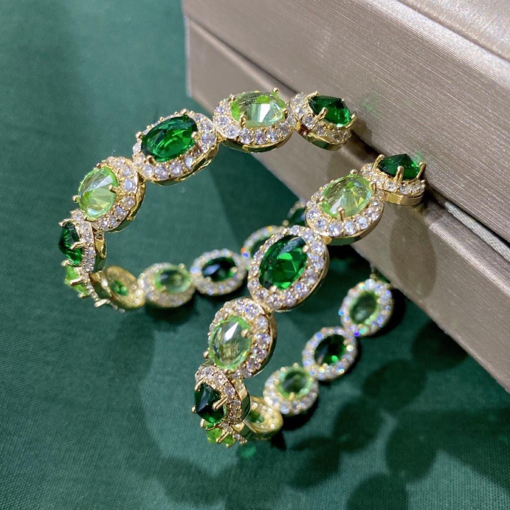 2022 nowych kobiet kolczyki Hoop z Bling Green AAAAA cyrkon eleganckie luksusowe kolczyki w kolorze żółtego złota Trendy biżuteria ślubna