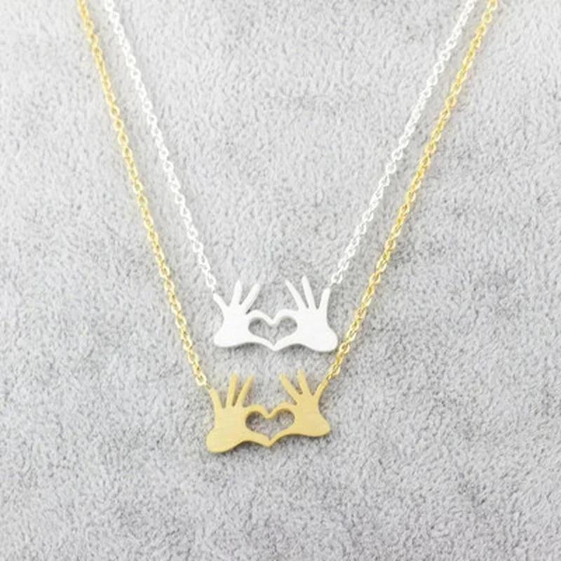 Palm Pendant Necklace Environmentally Friendly Electroplated Gold and Silver Heart Necklace Collar Pendant Jewelry Chain