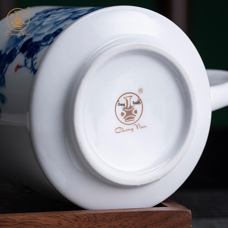 Jingdezhen Hand-Painted Blue & White Ceramic Tea Cup with Infuser