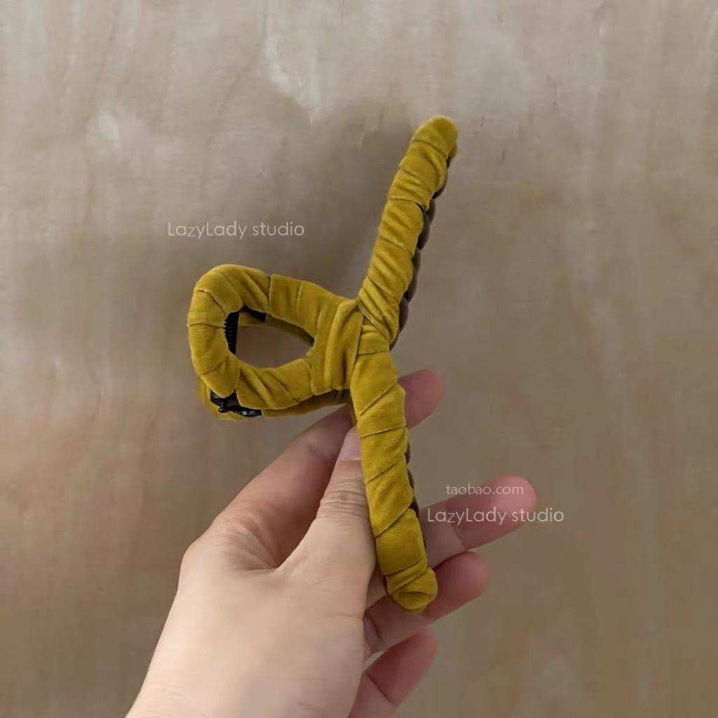 French Metal Velvet Hairpin for Women, High-end Ponytail Shark Hairpin, Back of The Head, Hairpin