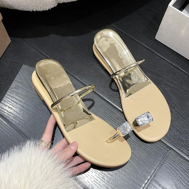 Fashion New Women's Slippers Silver One-Strap Women's Summer Outdoor Wear Hot Sale of The Season Model Flat Bottom Toe Covering Slippers
